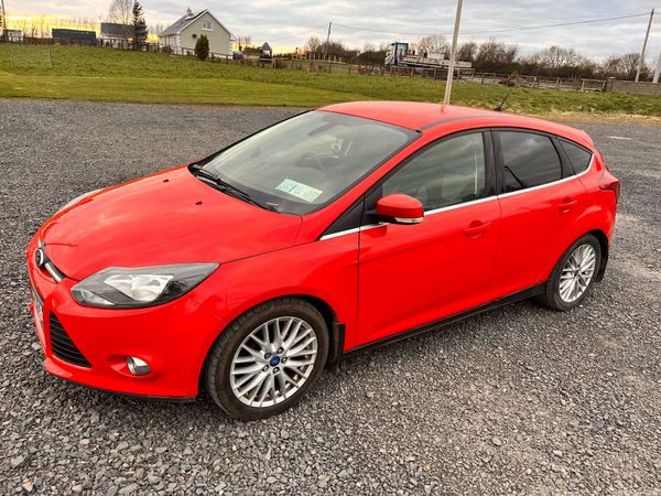 Ford Focus Hatchback, Diesel, 2013, Red