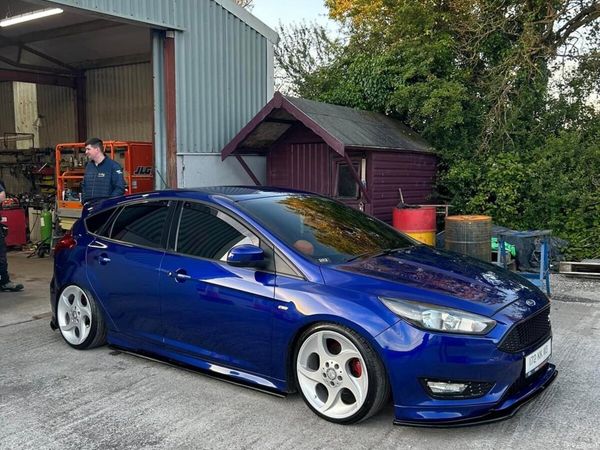 Ford Focus Hatchback, Diesel, 2017, Blue