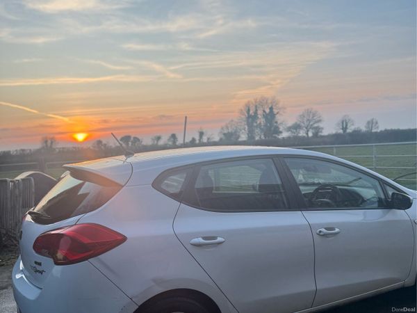 Kia Ceed Hatchback, Diesel, 2013, White