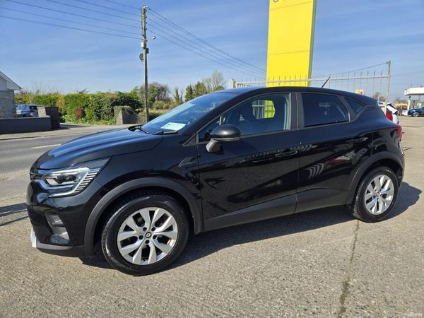 Renault Captur Hatchback, Petrol, 2022, Black