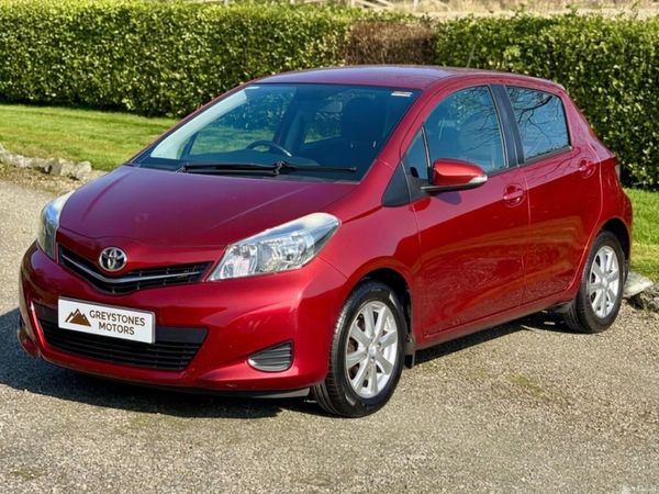 Toyota Yaris Hatchback, Petrol, 2013, Red