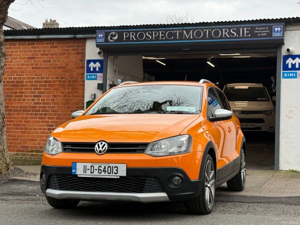 Volkswagen Polo Hatchback, Petrol, 2011, Orange