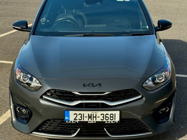 Kia Ceed Hatchback, Petrol, 2023, Grey