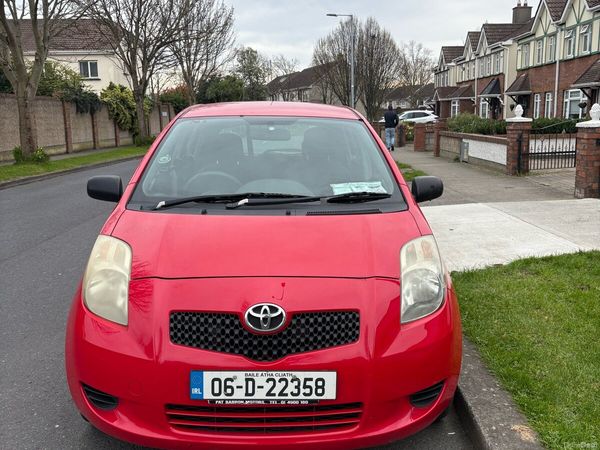 Toyota Yaris Hatchback, Petrol, 2006, Red