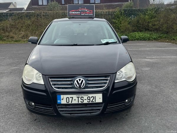 Volkswagen Polo Hatchback, Petrol, 2007, Black