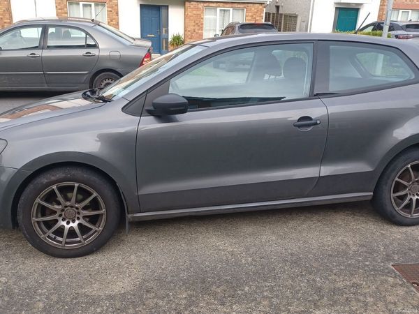 Volkswagen Polo Hatchback, Petrol, 2011, Grey