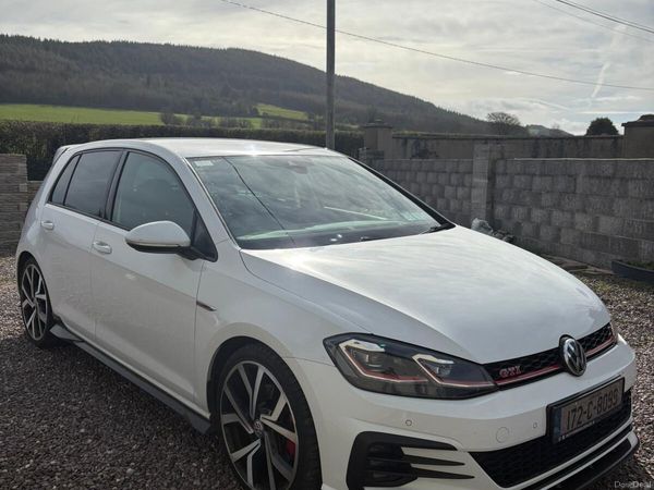 Volkswagen Golf Hatchback, Petrol, 2017, White