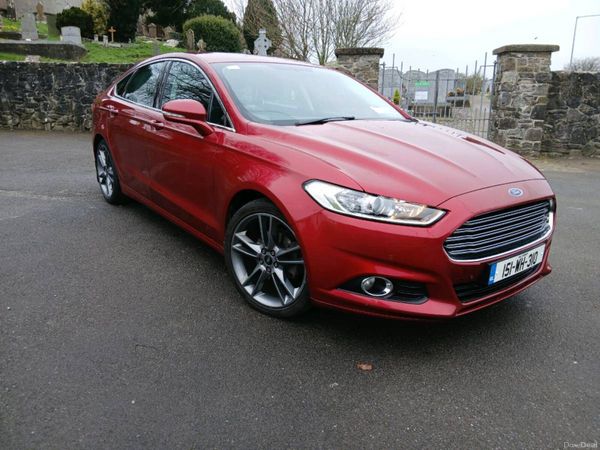 Ford Mondeo Hatchback, Diesel, 2015, Red