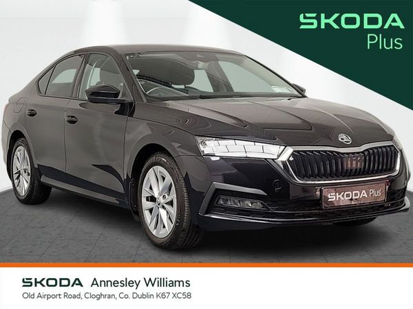 Skoda Octavia Saloon, Petrol, 2023, Black