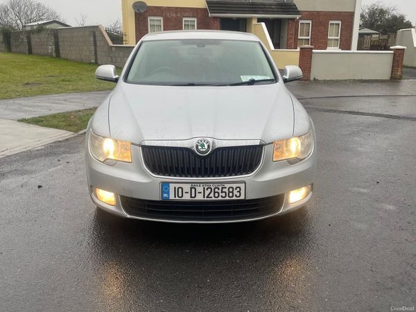 Skoda Superb Hatchback, Diesel, 2010, Silver