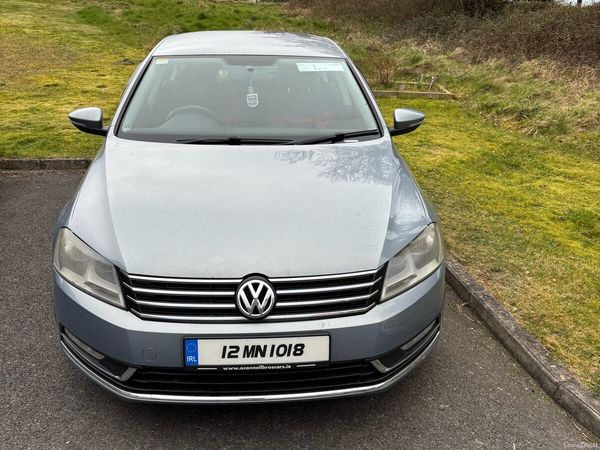 Volkswagen Passat Saloon, Diesel, 2012, Grey