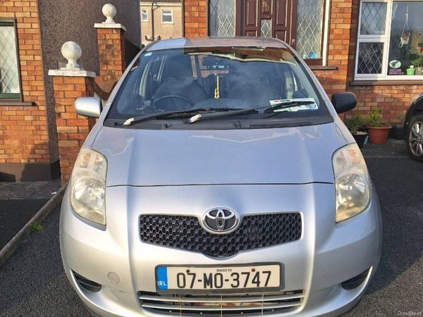Toyota Yaris Hatchback, Petrol, 2007, Silver