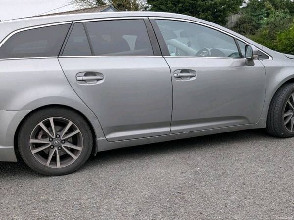 Toyota Avensis Estate, Diesel, 2012, Grey