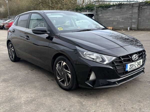 Hyundai i20 Hatchback, Petrol, 2023, Black