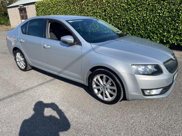 Skoda Octavia Saloon, Diesel, 2015, Silver