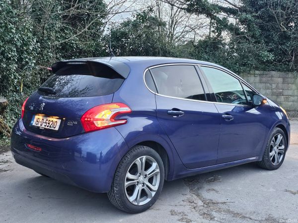 Peugeot 208 Hatchback, Petrol, 2015, Blue