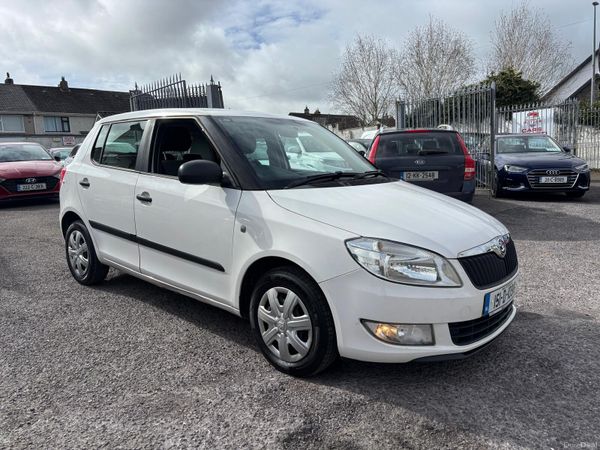 Skoda Fabia Hatchback, Petrol, 2015, White