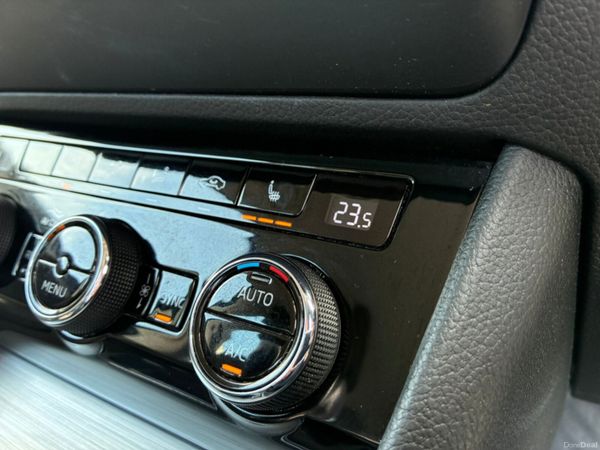 Skoda Superb Hatchback, Diesel, 2022, Black