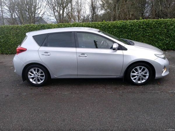 Toyota Auris Hatchback, Diesel, 2013, Silver