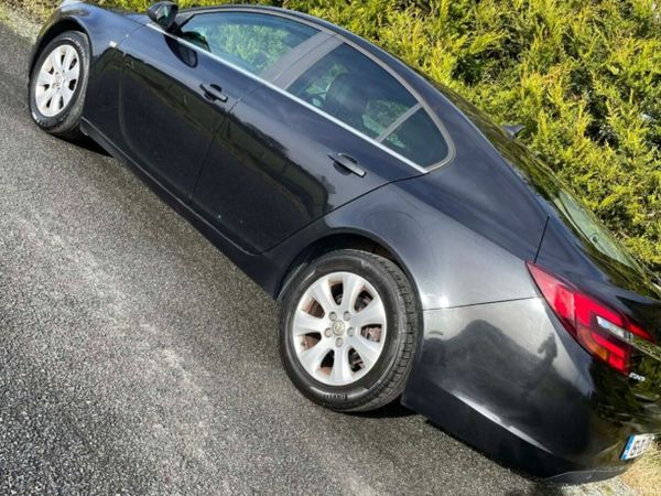 Vauxhall Insignia Hatchback, Diesel, 2015, Black