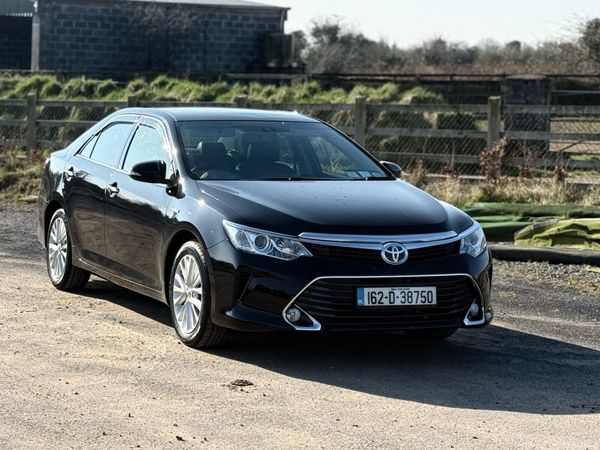 Toyota Camry Saloon, Petrol Hybrid, 2016, Black
