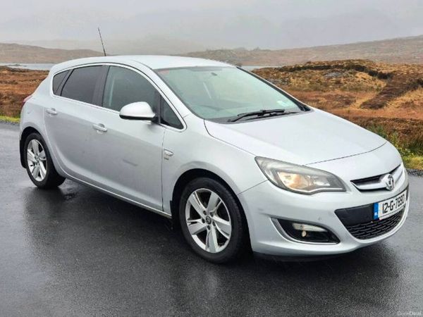 Vauxhall Astra Hatchback, Diesel, 2012, Silver
