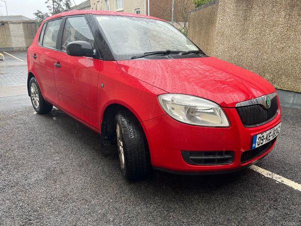 Skoda Fabia Hatchback, Petrol, 2009, Red