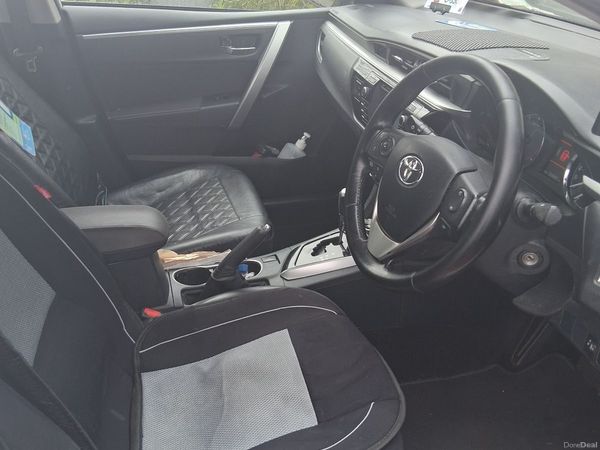 Toyota Corolla Saloon, Petrol, 2016, White