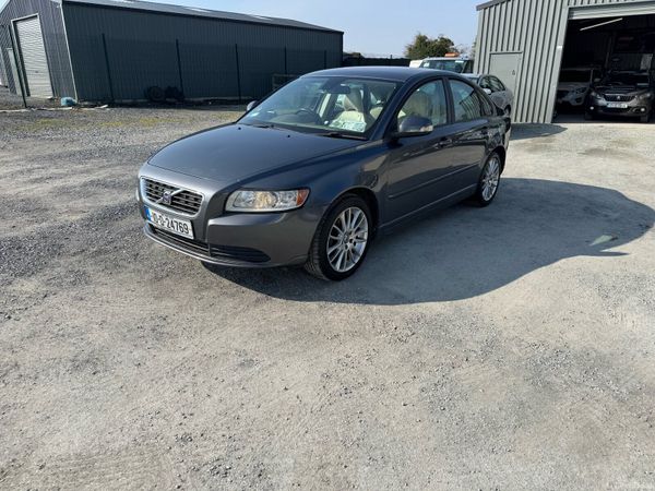 Volvo S40 Saloon, Diesel, 2010, Grey