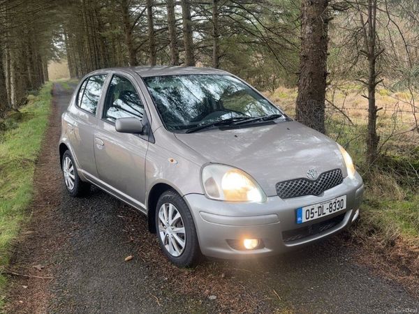 Toyota Yaris Hatchback, Petrol, 2005, Silver