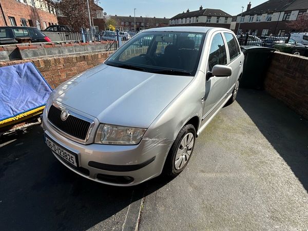 Skoda Fabia Hatchback, Petrol, 2006, Silver