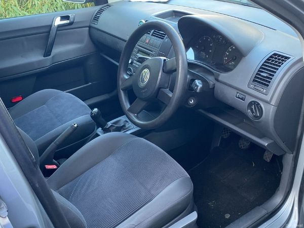 Volkswagen Polo Hatchback, Petrol, 2007, Silver