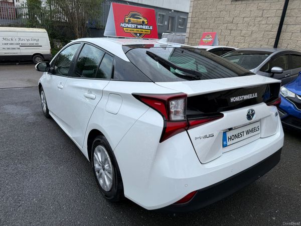 Toyota Prius Hatchback, Petrol Hybrid, 2022, White