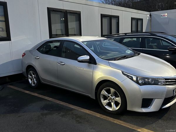 Toyota Corolla Saloon, Diesel, 2014, Silver