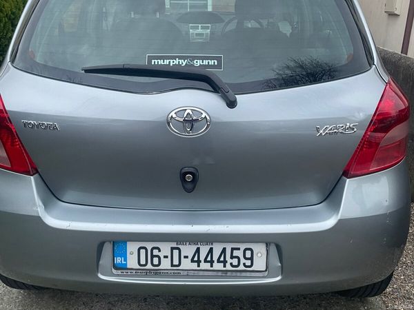 Toyota Yaris Hatchback, Petrol, 2006, Silver