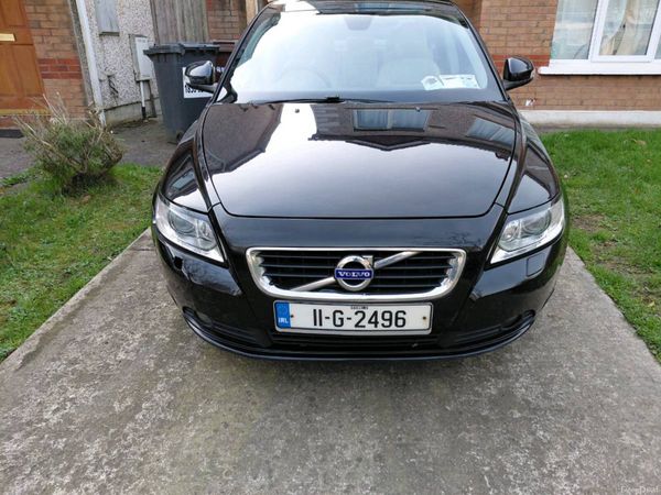 Volvo S40 Saloon, Diesel, 2011, Black