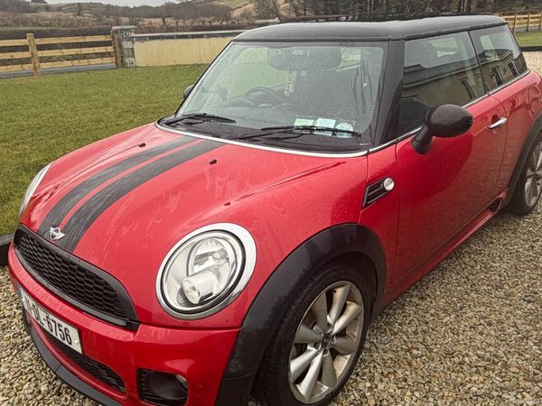 Mini Cooper Hatchback, Diesel, 2011, Red