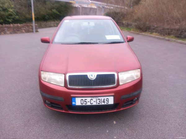Skoda Fabia Saloon, Petrol, 2005, Red