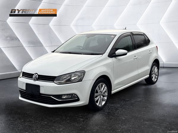 Volkswagen Polo Hatchback, Petrol, 2016, White