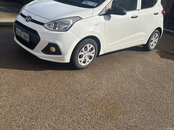 Hyundai i10 Hatchback, Petrol, 2015, White