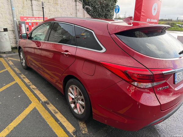 Hyundai i40 Estate, Diesel, 2015, Red