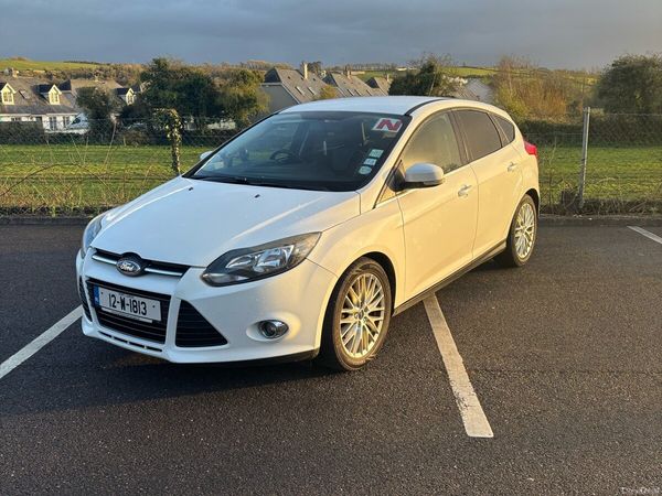 Ford Focus Hatchback, Petrol, 2012, White