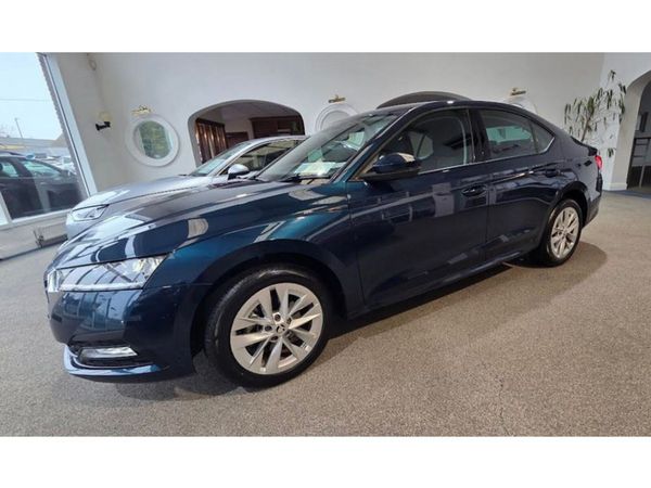 Skoda Octavia Saloon, Diesel, 2024, Blue