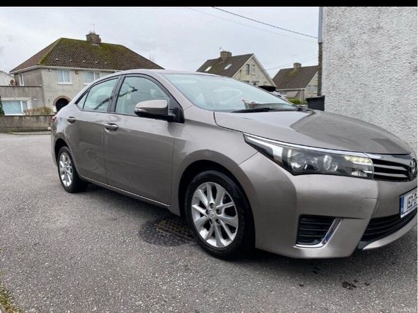 Toyota Corolla Saloon, Diesel, 2015, Bronze