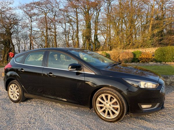 Ford Focus Hatchback, Petrol, 2015, Black