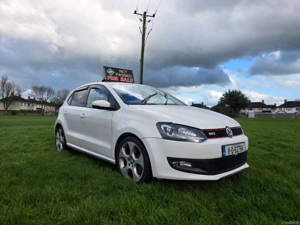 Volkswagen Polo Hatchback, Petrol, 2011, White