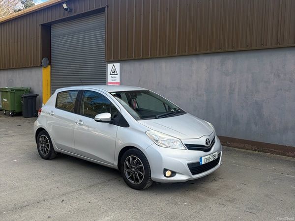 Toyota Yaris Hatchback, Petrol, 2013, Silver