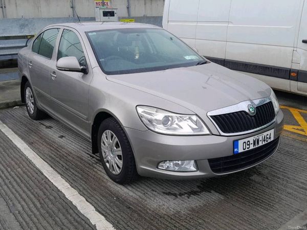 Skoda Octavia Hatchback, Diesel, 2009, Beige