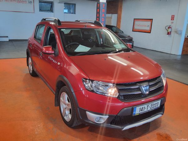 Dacia Sandero Stepway Hatchback, Diesel, 2014, Red