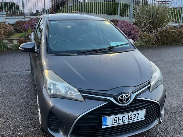 Toyota Yaris Hatchback, Petrol, 2015, Grey